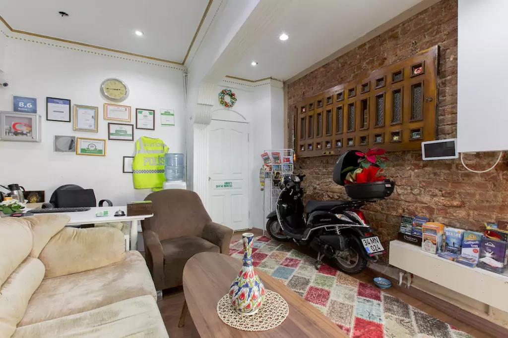 Taksim Hostel Green House อิสตันบูล ภายนอก รูปภาพ